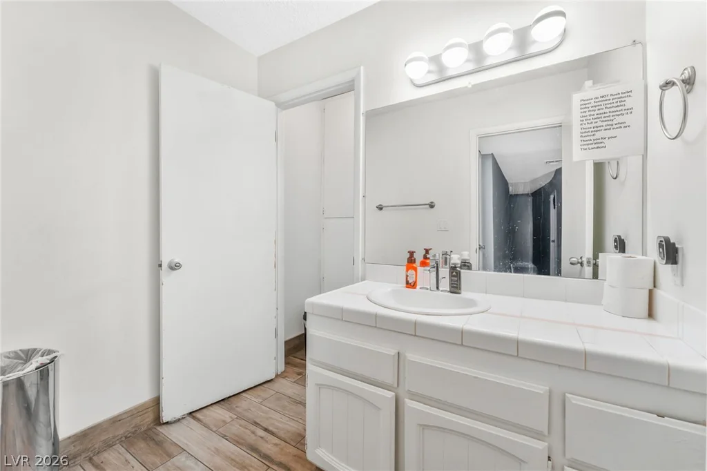 4326 Saint Louis, Las Vegas, NV 89104