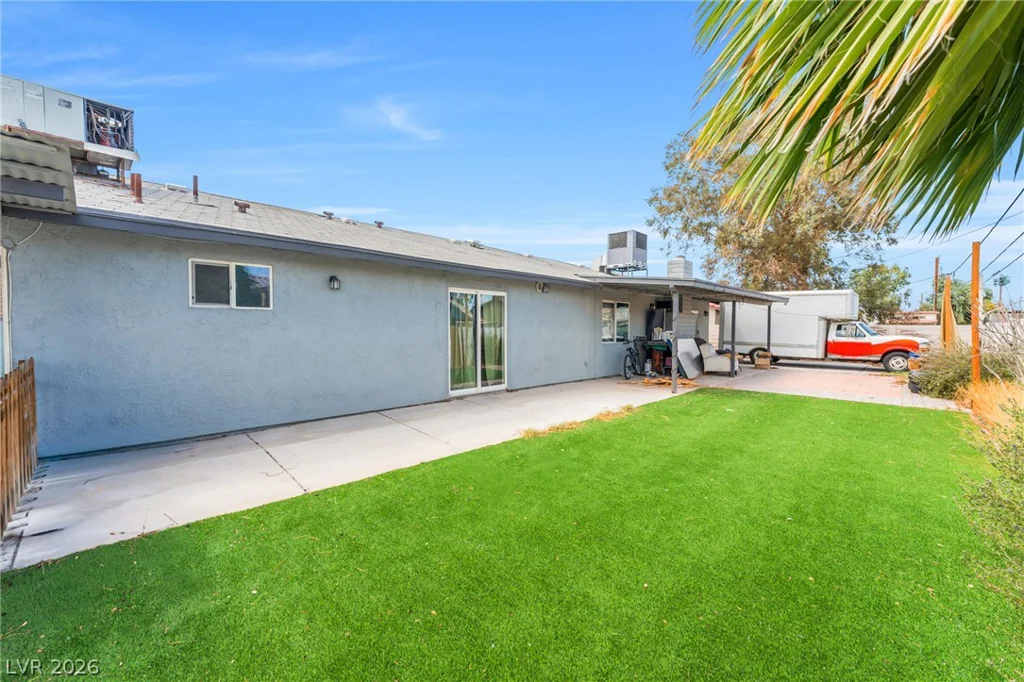 4326 Saint Louis, Las Vegas, NV 89104