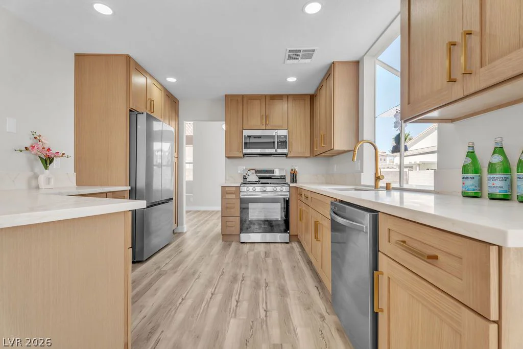 1914 Pintura, North Las Vegas, NV 89031