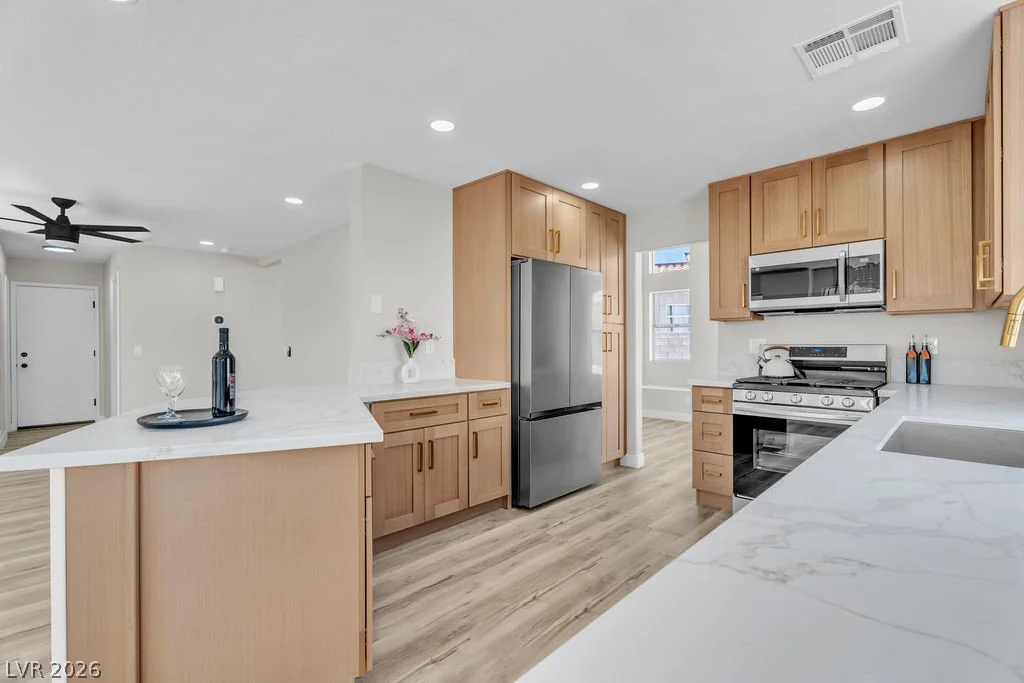 1914 Pintura, North Las Vegas, NV 89031