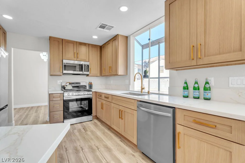 1914 Pintura, North Las Vegas, NV 89031