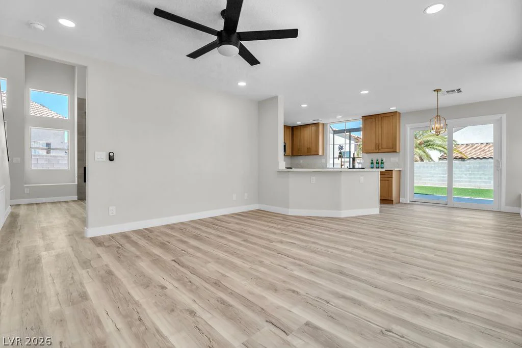 1914 Pintura, North Las Vegas, NV 89031