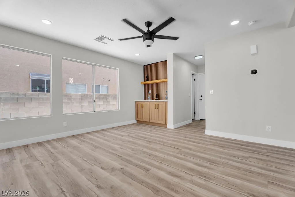 1914 Pintura, North Las Vegas, NV 89031
