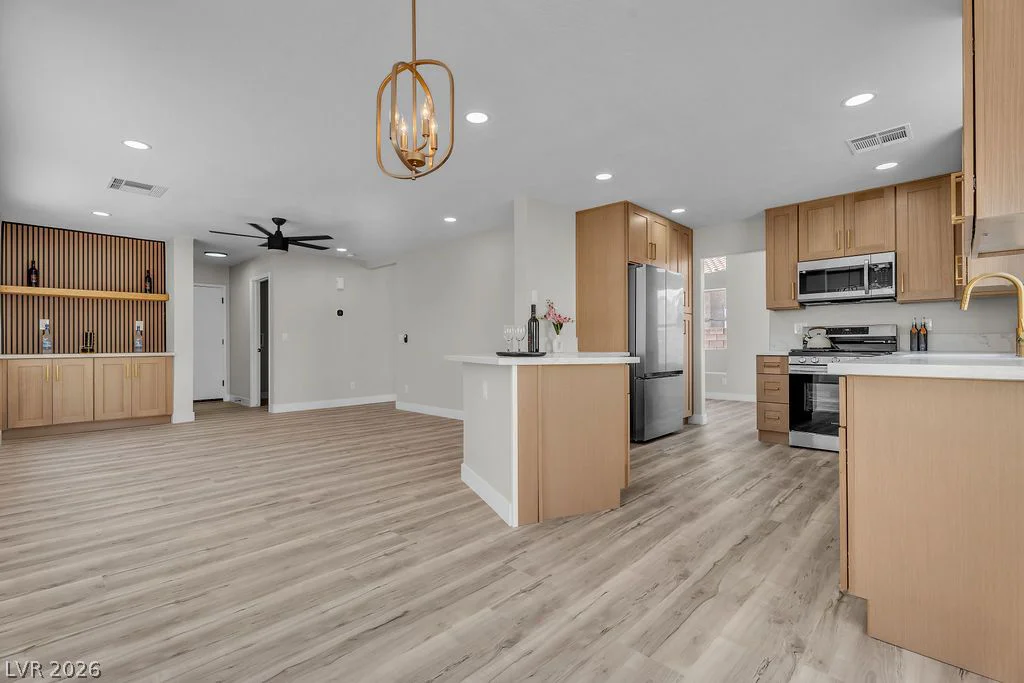 1914 Pintura, North Las Vegas, NV 89031
