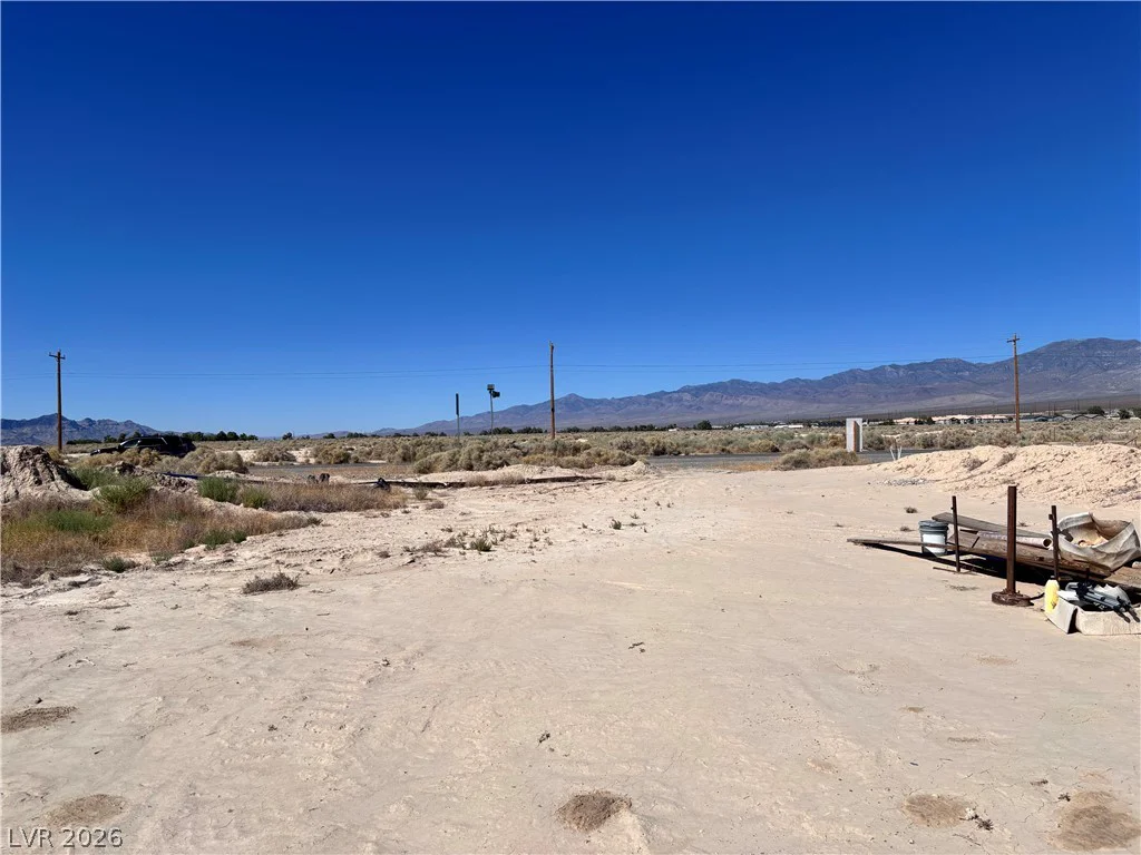 1671 Idaho, Pahrump, NV 89048
