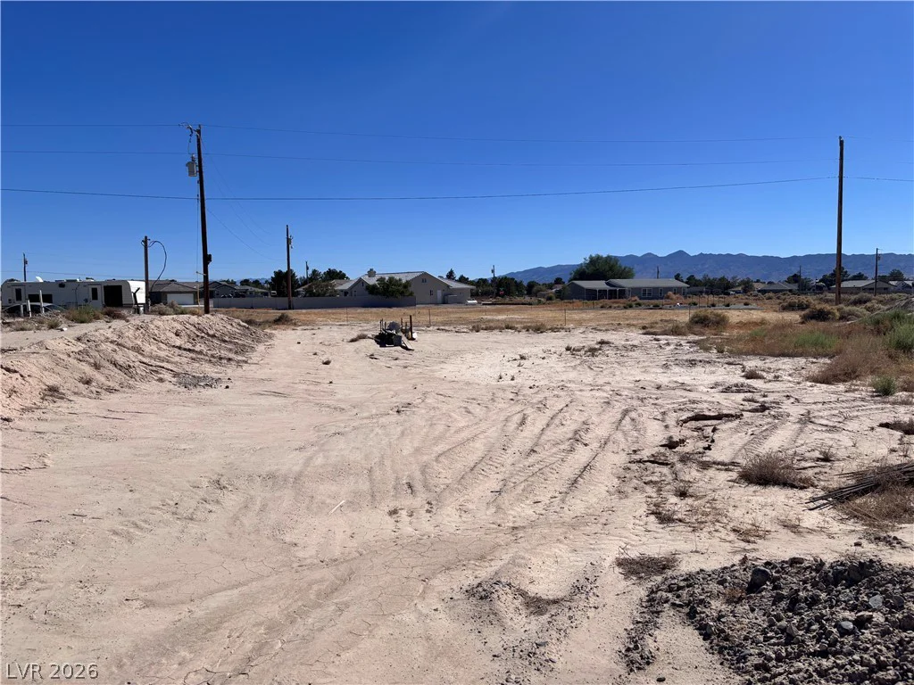 1671 Idaho, Pahrump, NV 89048