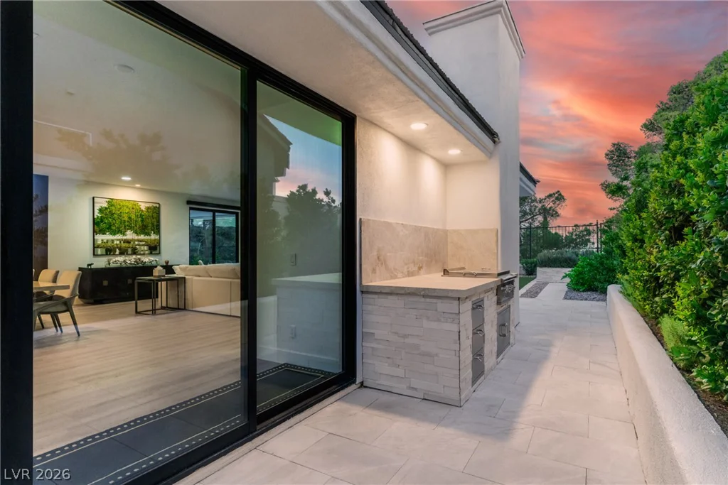 8633 Robinson Ridge, Las Vegas, NV 89117