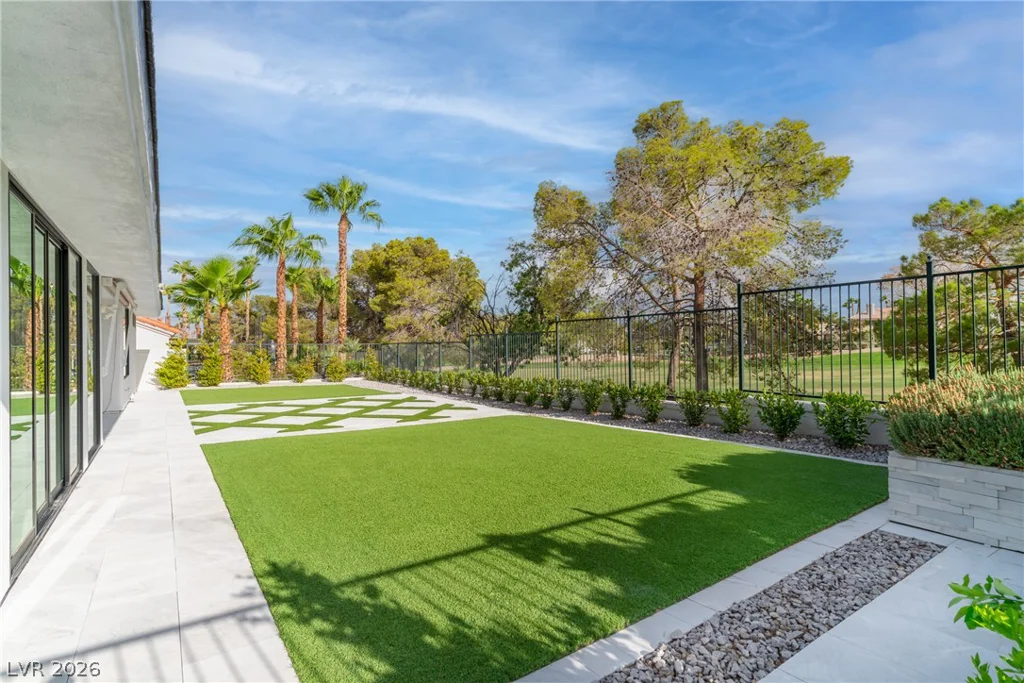 8633 Robinson Ridge, Las Vegas, NV 89117
