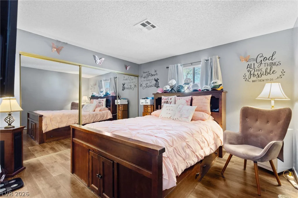 7900 Esterbrook, Las Vegas, NV 89128