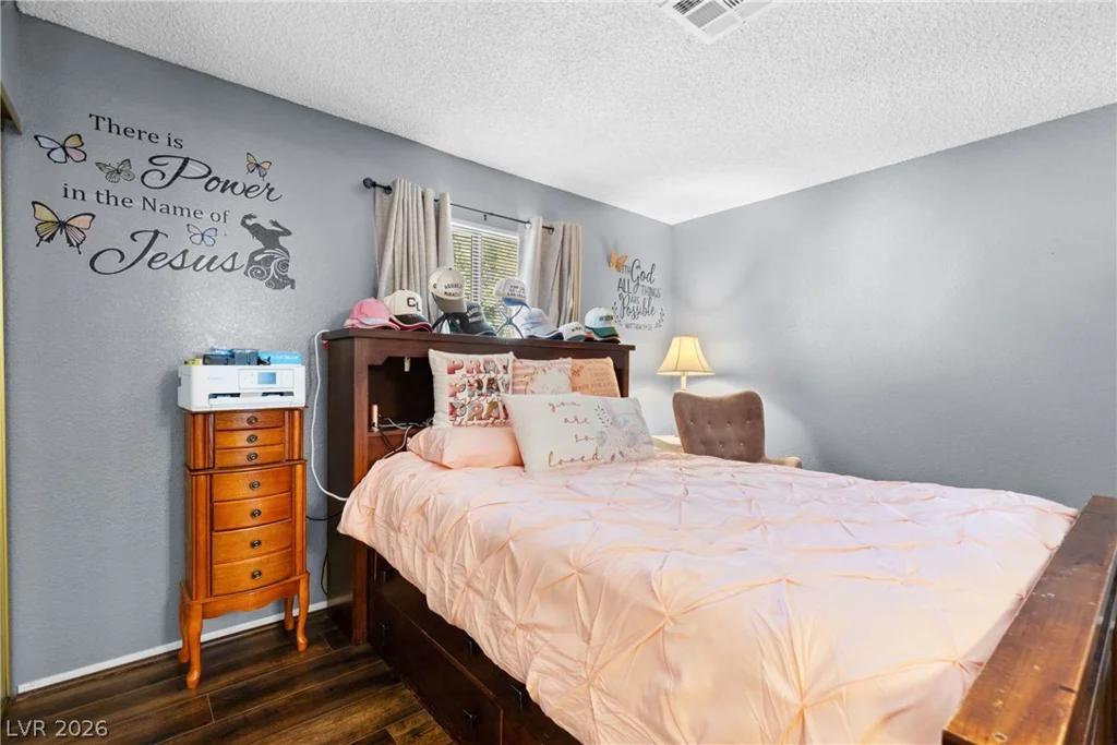 7900 Esterbrook, Las Vegas, NV 89128