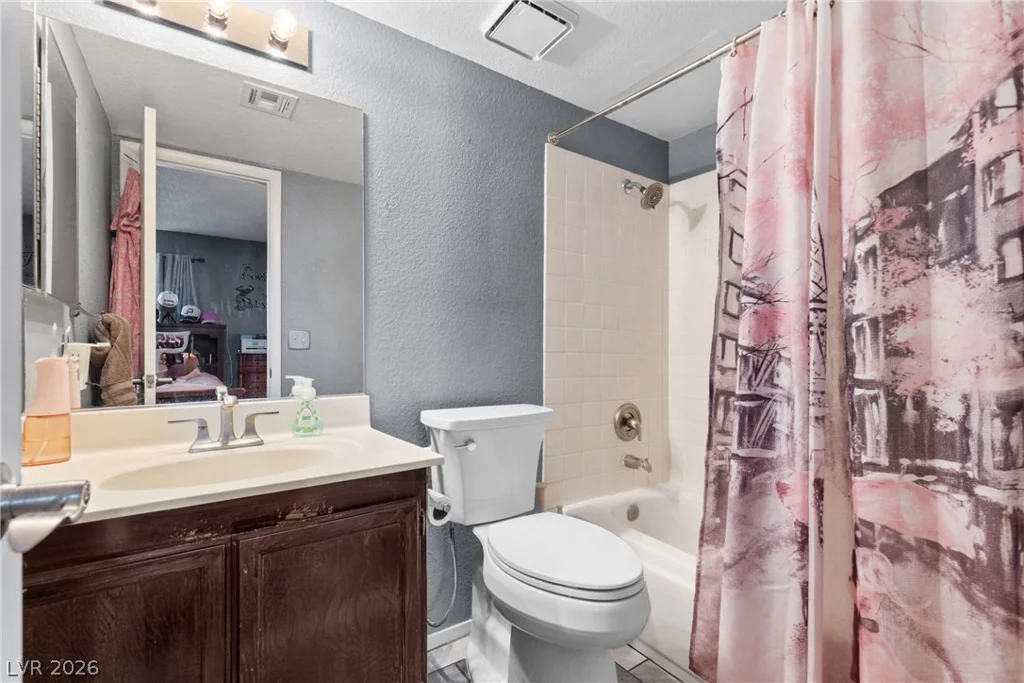 7900 Esterbrook, Las Vegas, NV 89128