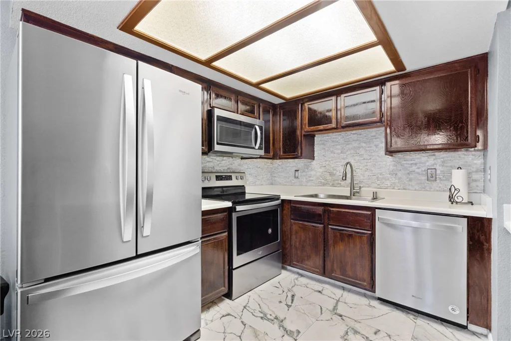 7900 Esterbrook, Las Vegas, NV 89128