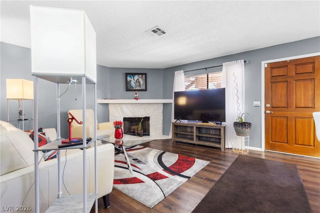 7900 Esterbrook, Las Vegas, NV 89128