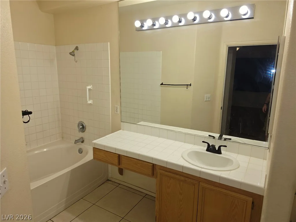 2110 Los Feliz, Las Vegas, NV 89156