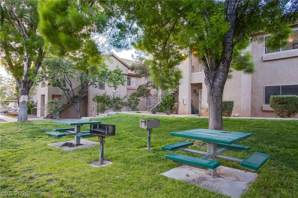 2110 Los Feliz, Las Vegas, NV 89156