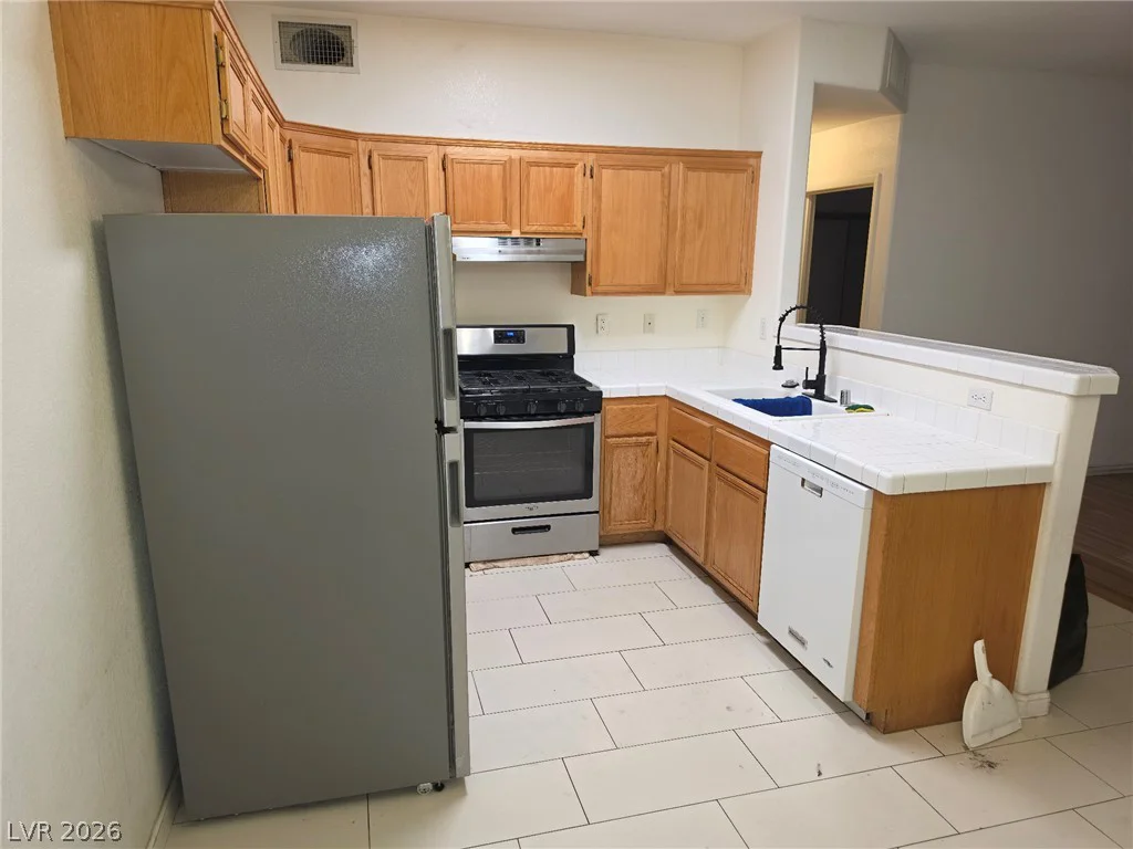 2110 Los Feliz, Las Vegas, NV 89156