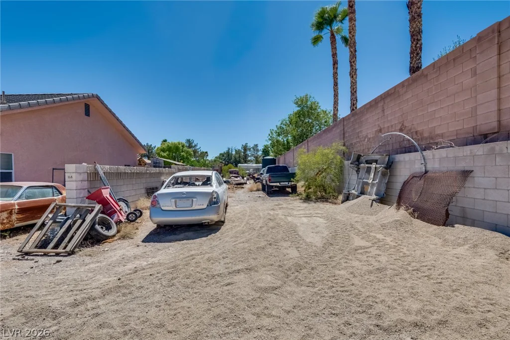 8885 Hickam, Las Vegas, NV 89129