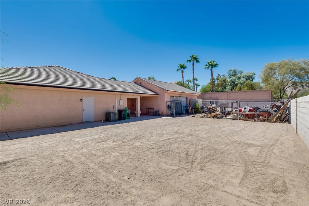 8885 Hickam, Las Vegas, NV 89129