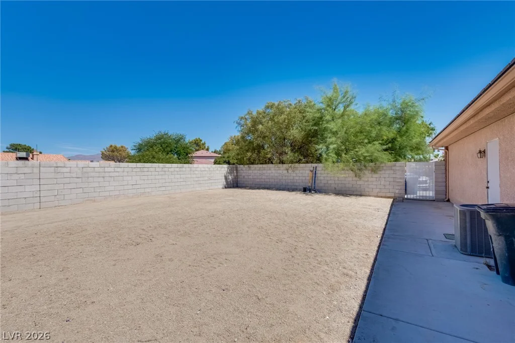 8885 Hickam, Las Vegas, NV 89129