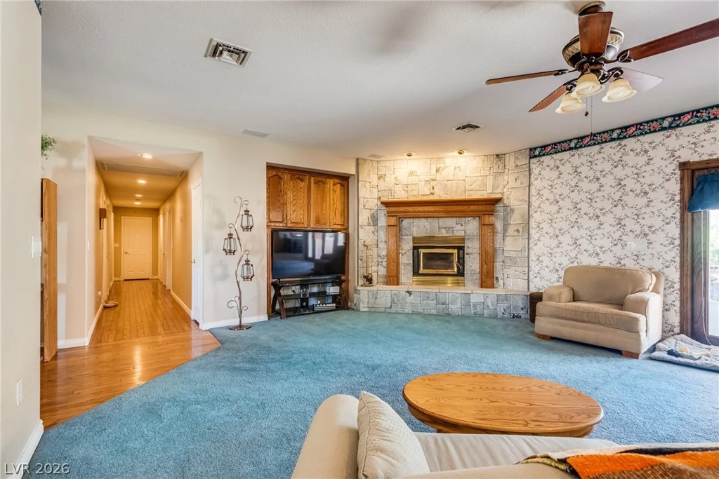 8885 Hickam, Las Vegas, NV 89129