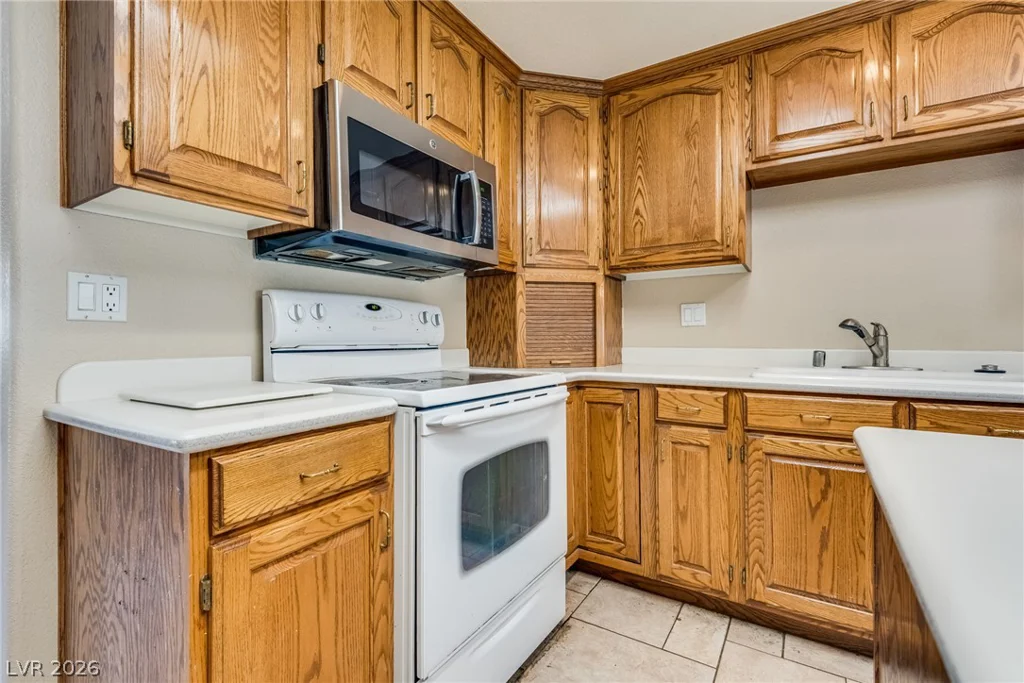 8885 Hickam, Las Vegas, NV 89129