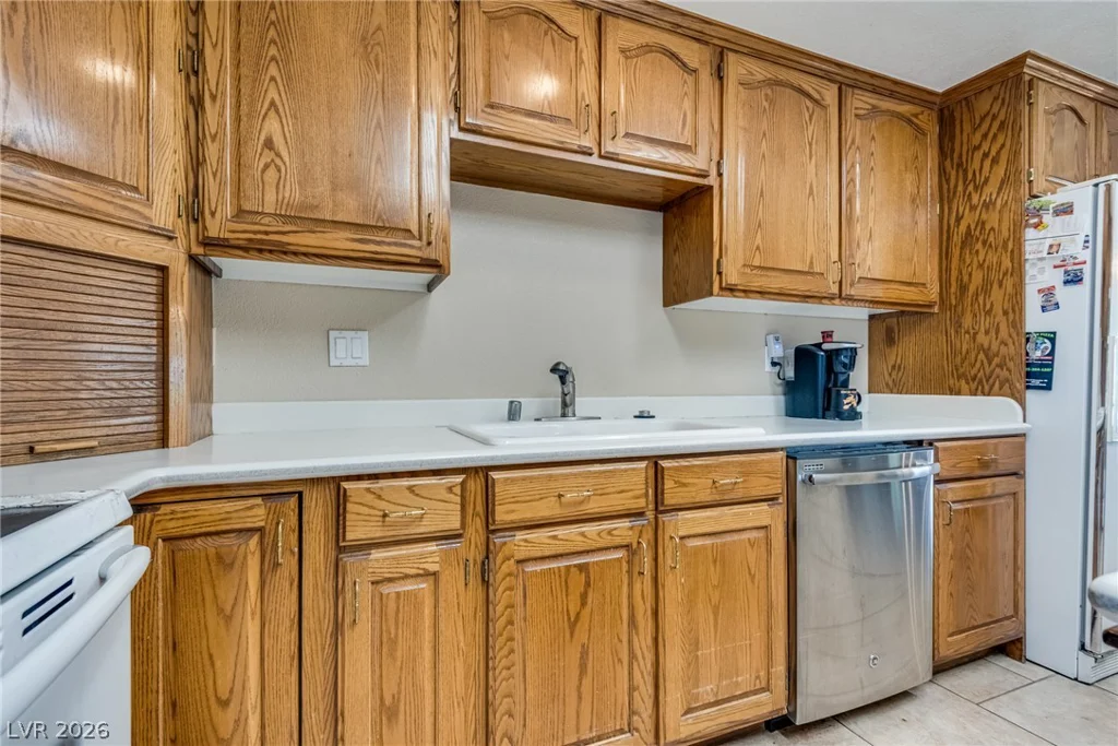 8885 Hickam, Las Vegas, NV 89129