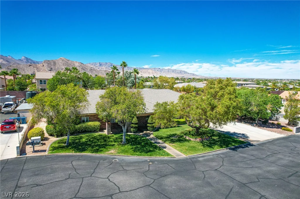 8885 Hickam, Las Vegas, NV 89129
