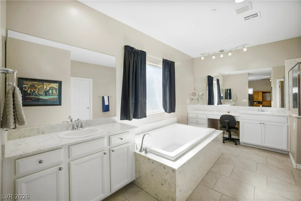 990 Floral Creek, Henderson, NV 89002