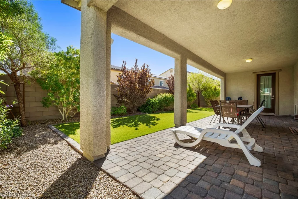 990 Floral Creek, Henderson, NV 89002