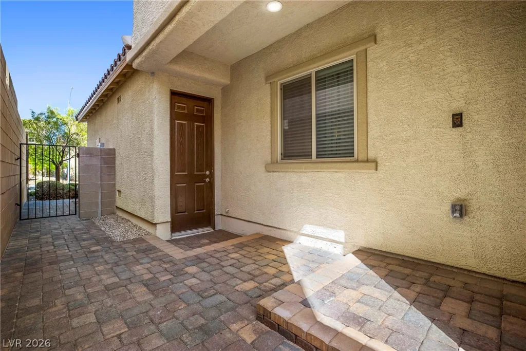 990 Floral Creek, Henderson, NV 89002