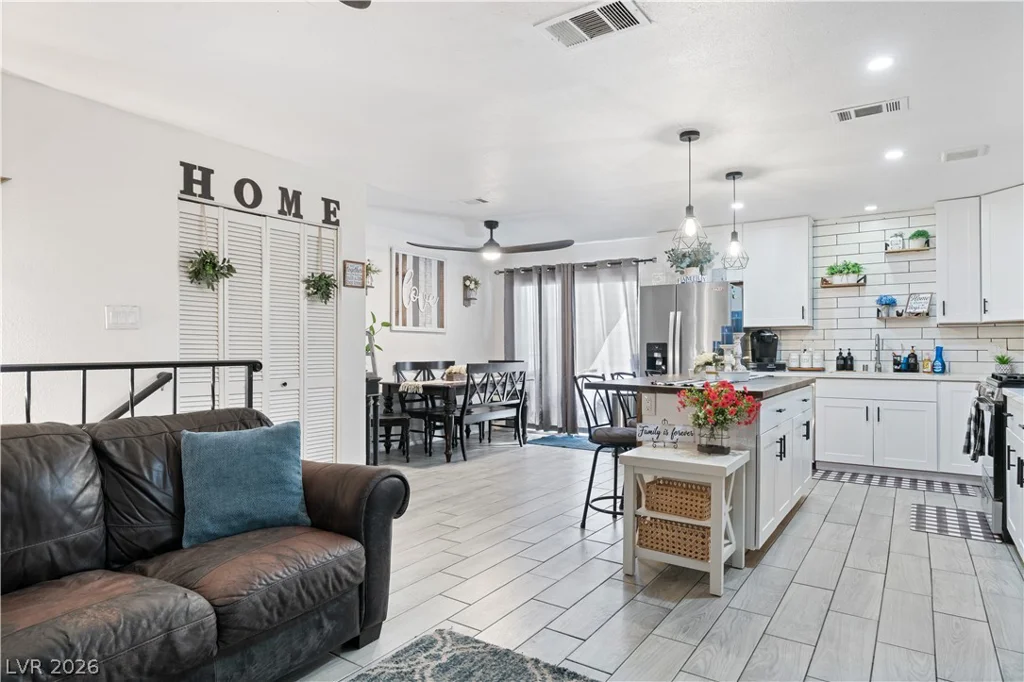 4664 El Canasta, Las Vegas, NV 89121