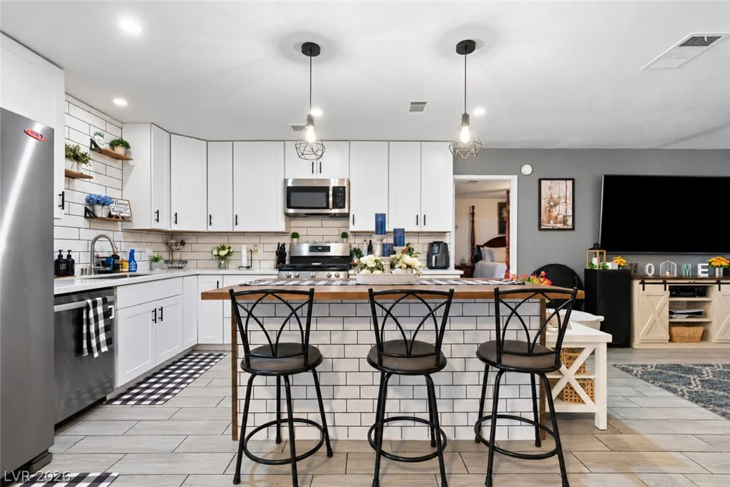 4664 El Canasta, Las Vegas, NV 89121