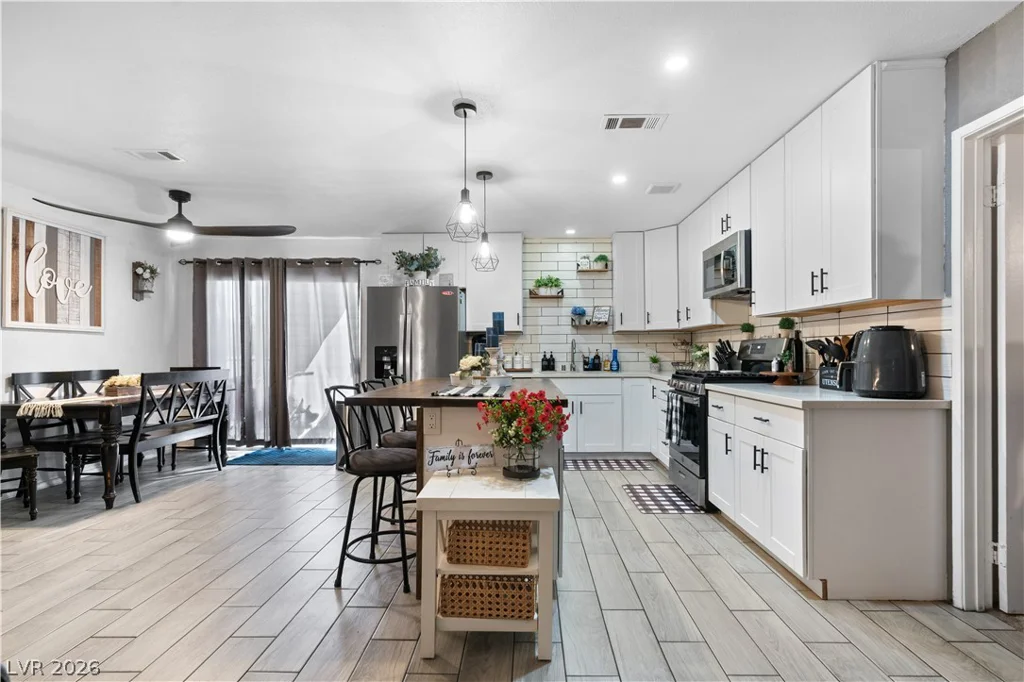 4664 El Canasta, Las Vegas, NV 89121