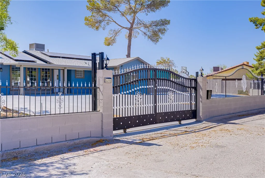 4490 Warm Springs, Las Vegas, NV 89118