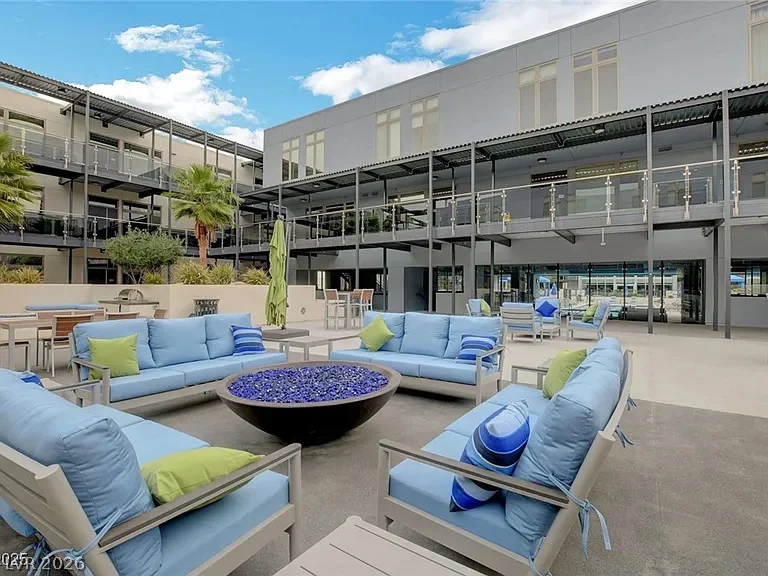8925 Flamingo, Las Vegas, NV 89147