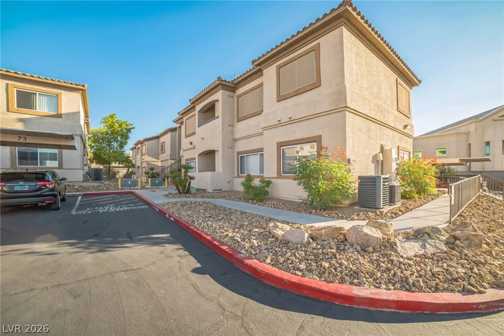 8725 Flamingo, Las Vegas, NV 89147