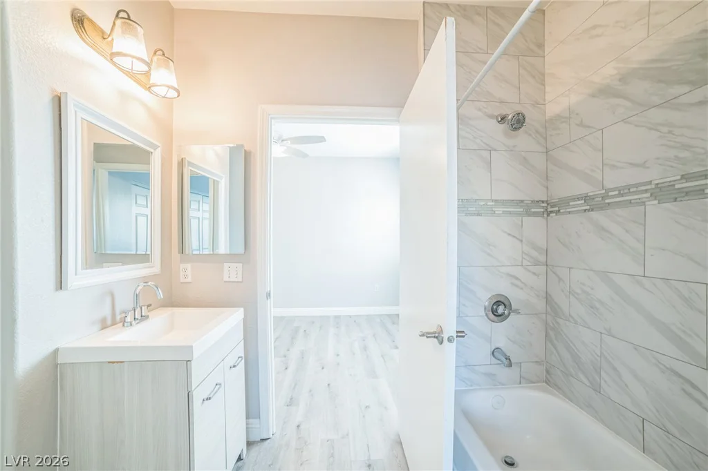 8725 Flamingo, Las Vegas, NV 89147