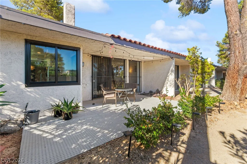 2511 Palmera, Las Vegas, NV 89121