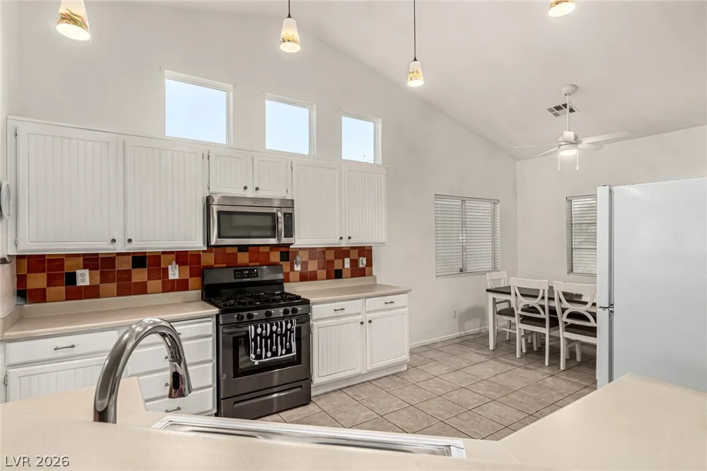 5931 Whalers Drift, North Las Vegas, NV 89031