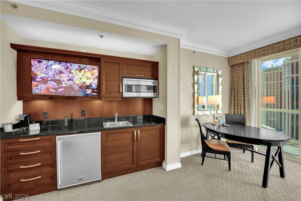 145 Harmon, Las Vegas, NV 89109