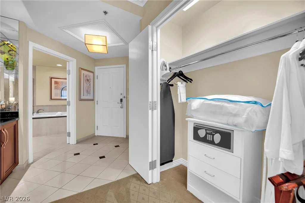145 Harmon, Las Vegas, NV 89109