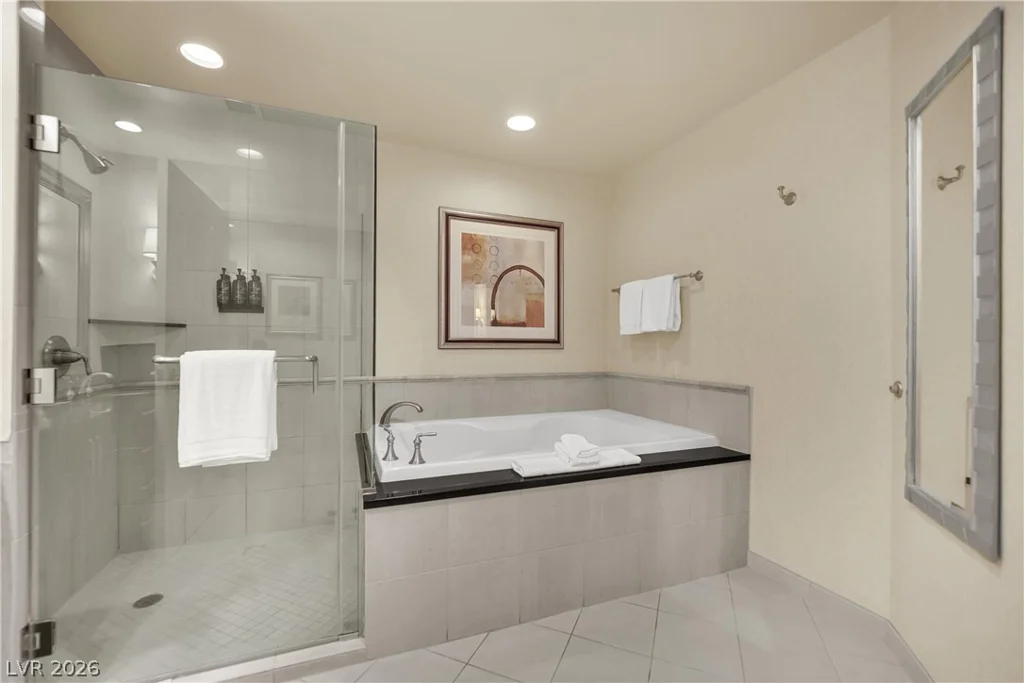 145 Harmon, Las Vegas, NV 89109