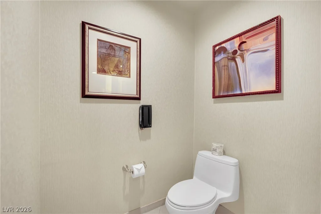 145 Harmon, Las Vegas, NV 89109