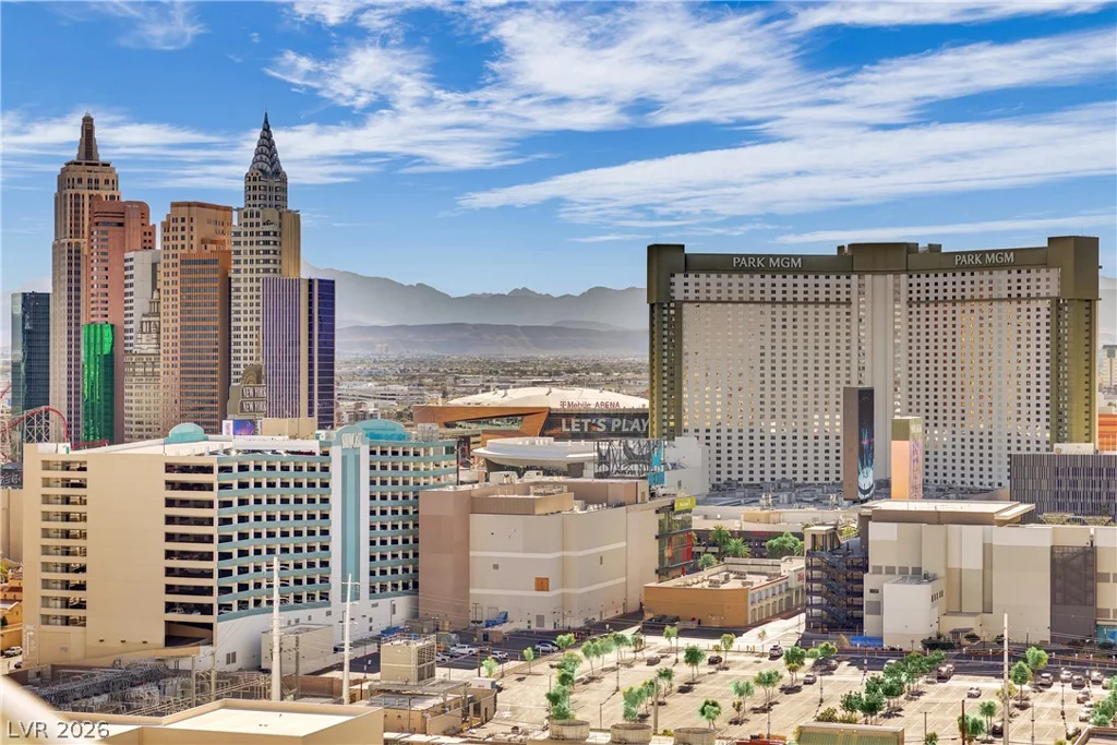 145 Harmon, Las Vegas, NV 89109
