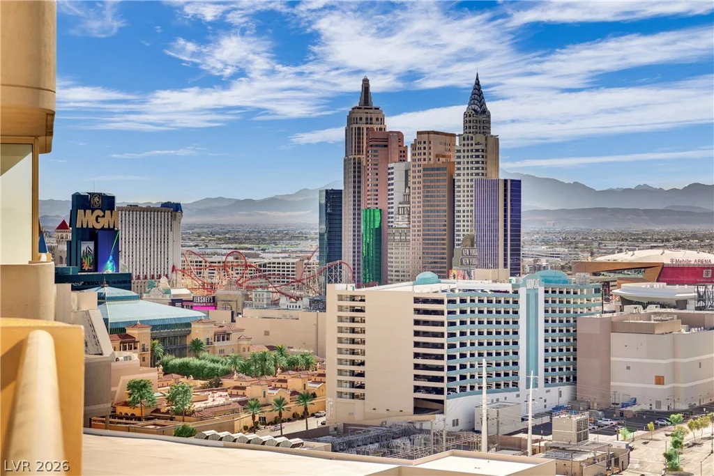 145 Harmon, Las Vegas, NV 89109
