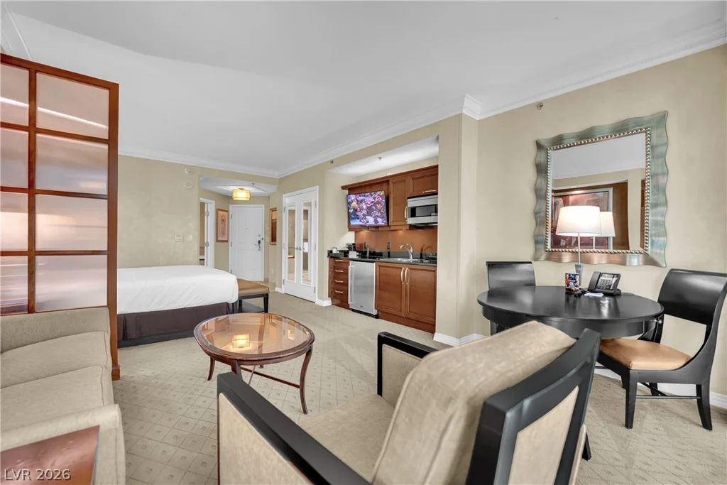 145 Harmon, Las Vegas, NV 89109