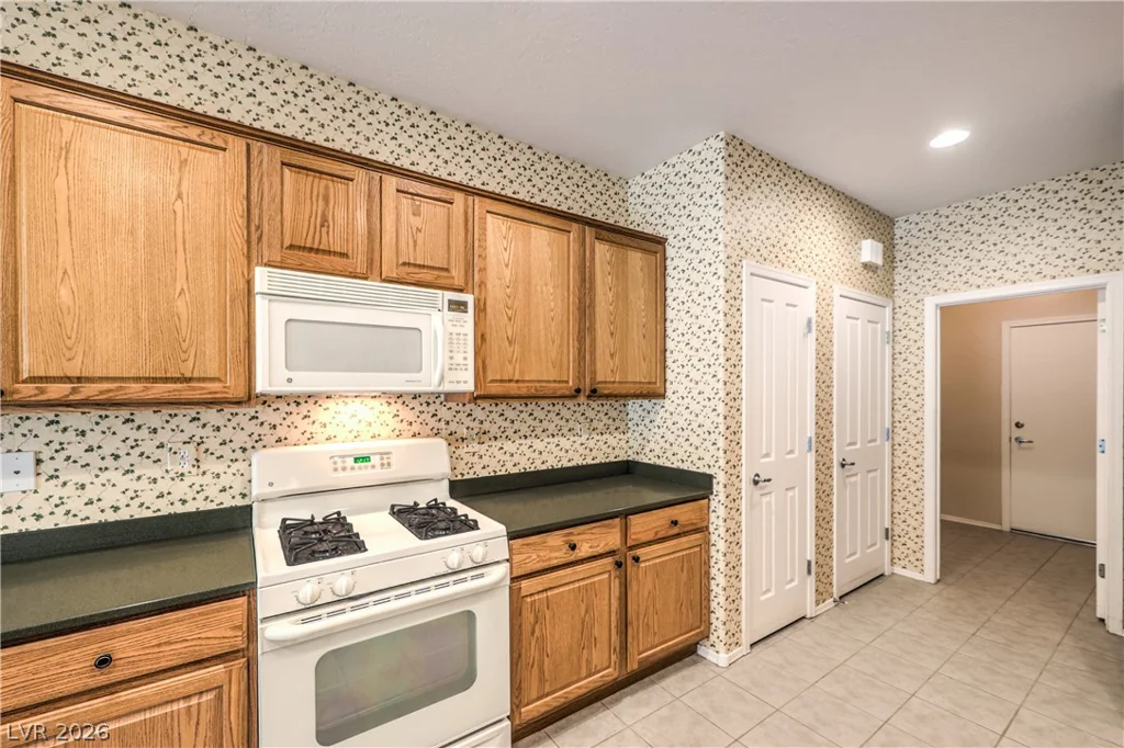 2512 Cosmic Dust, Henderson, NV 89044