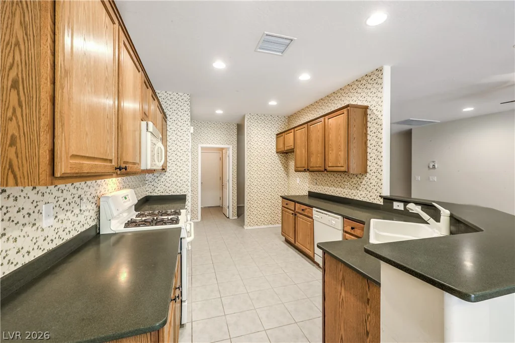 2512 Cosmic Dust, Henderson, NV 89044