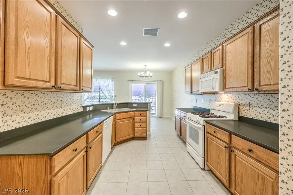 2512 Cosmic Dust, Henderson, NV 89044
