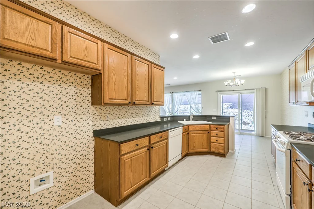 2512 Cosmic Dust, Henderson, NV 89044
